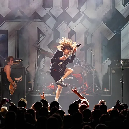 Thunderstruck - Americas AC/DC Tribute | Blue Gate Theatre | Shipshewana, Indiana